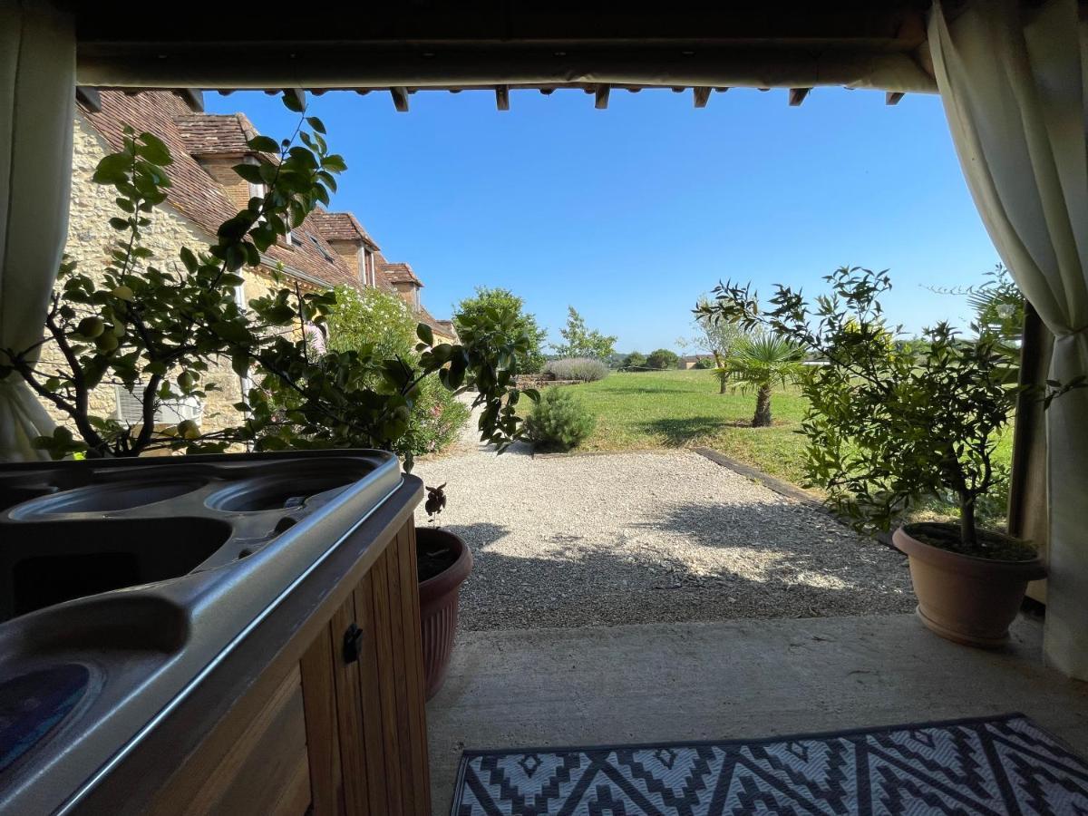 Chambre D'Hotes La Ferme De La Croix. Bed & Breakfast Saint-Avit-Senieur Exterior photo